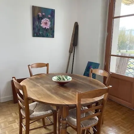 Maison Familiale 8 P En Vallée De Dordogne - Lot *